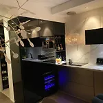 Apartman Downtown With A View *